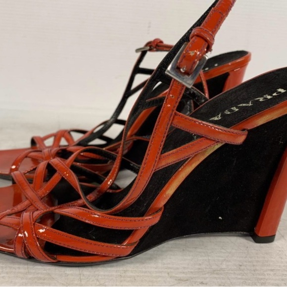 Really cute and stylish designer, Prada high heels - Picture 3 of 8